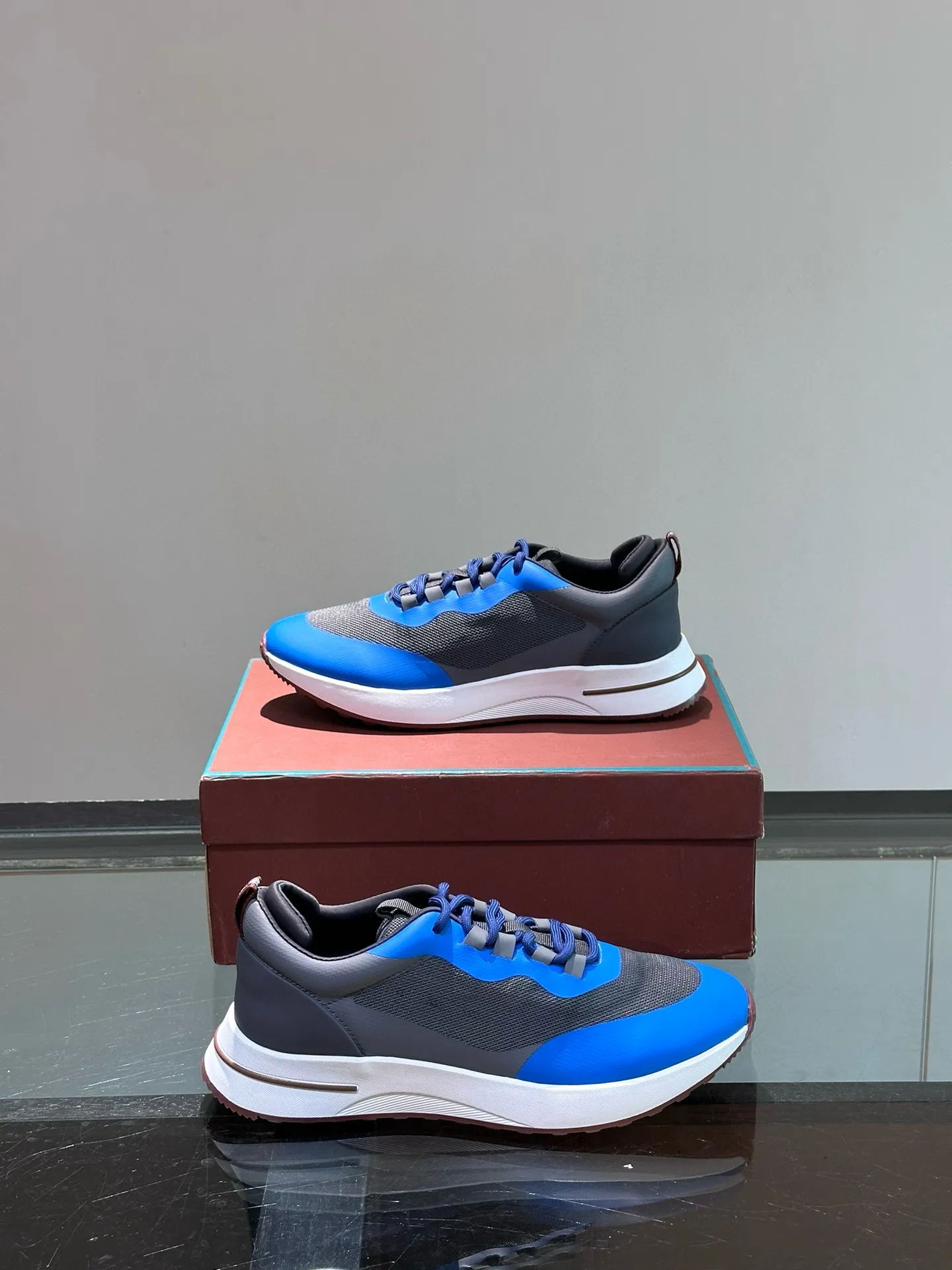 Factory price: 540💰Loro men's shoes💰iana niche Loro classic jogging shoes, men's lace-up casual shoes and sneakers, high-quality lightweight and comfortable fabrics, suitable for outdoor leisure, the color scheme is young and energetic, and it looks great with sportswear or casual suits! Size: 39-45 (38, 46 customized)
